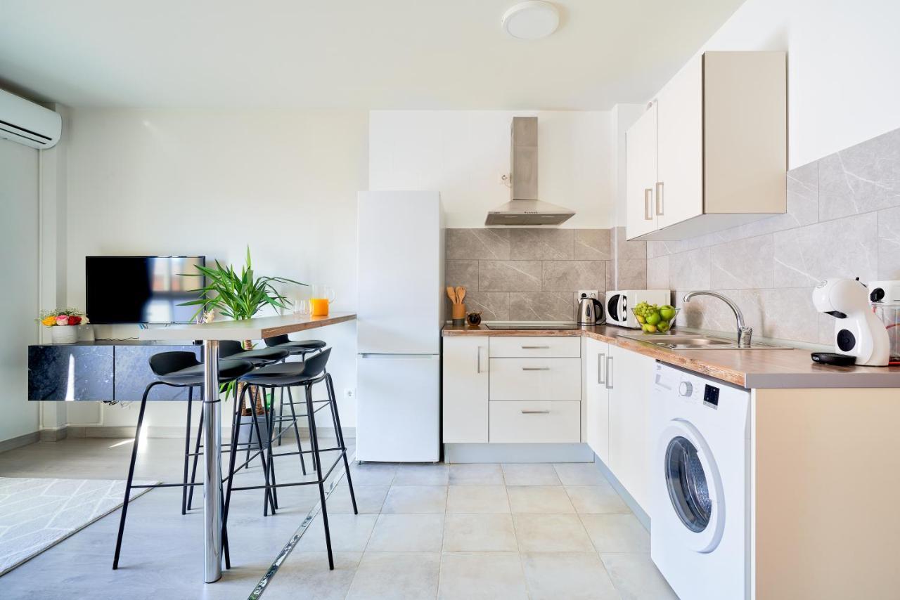 Charming And Bright Flat In The Heart Of Malagaアパートメント エクステリア 写真